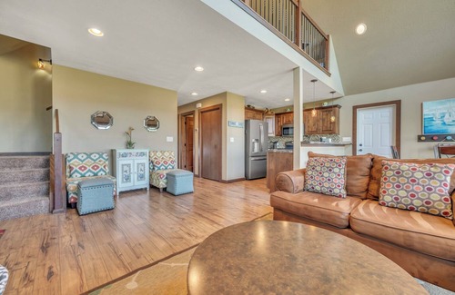 Arnolds Park Cabin | Beautiful 1500+ sq ft cabin with outdoor pool just steps off the patio