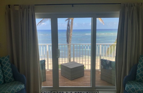 North Side Villa | BEAUTIFUL 3 BEDROOM VILLA LOCATED DIRECTLY ON THE BEACH, EXCELLENT SNORKELING