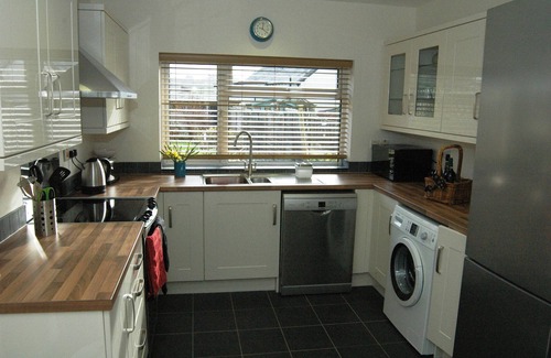 Instow Cottage | Beautiful 3 Bedroom Cottage, Close To Waterfront In Charming Coastal Village