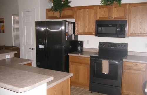 Maricopa House | Beautiful 3 bedroom. Parks, community pool, outdoor living area