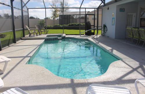 Haines City Villa | Beautiful 4 Bed Villa in Orlando sleeping 10