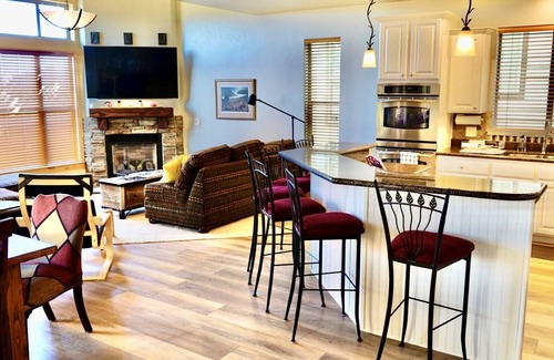 Bear Hollow Village House | Beautiful 4BR Bear Hollow house with private hot tub and views!