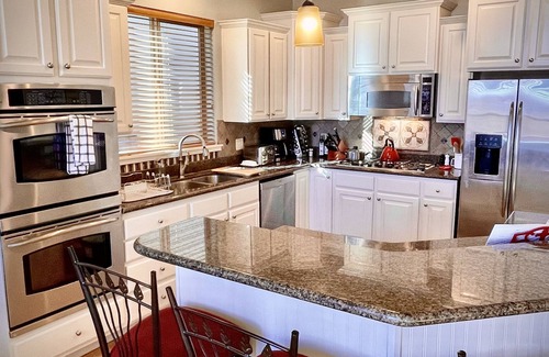 Bear Hollow Village House | Beautiful 4BR Bear Hollow house with private hot tub and views!