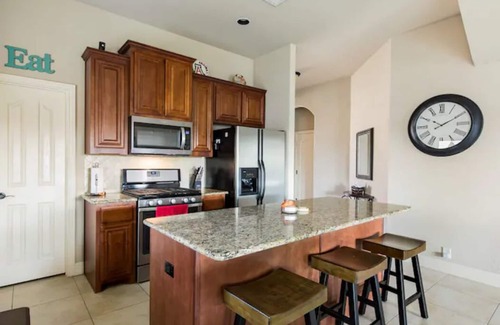 Mansfield House | Beautiful 5BD/3BA Near BLD/Waterpark/AT&T Stadium