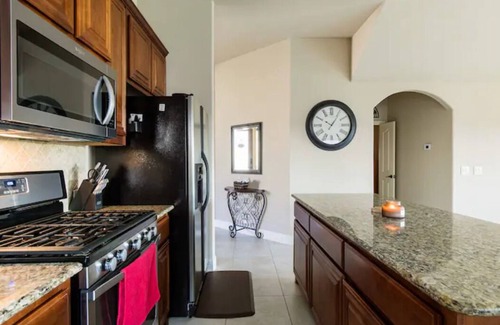 Mansfield House | Beautiful 5BD/3BA Near BLD/Waterpark/AT&T Stadium