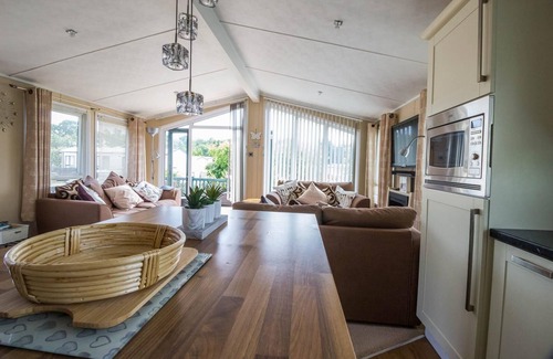 Great Yarmouth Cabin | Beautiful 6 berth lodge at Cherry Tree Holiday Park ref 70002TG
