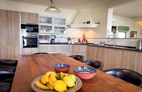 Olhao Villa | Beautiful 8 person luxury villa with a large private swimming pool