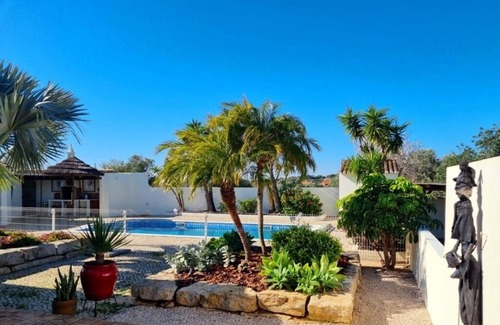 Olhao Villa | Beautiful 8 person luxury villa with a large private swimming pool