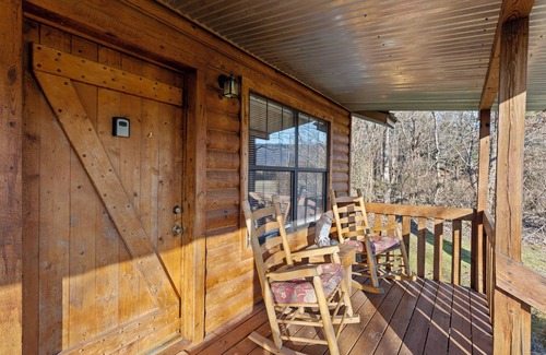 Sevierville Cabin | Beautiful, Affordable, Cabin Near Pigeon Forge For Couples!