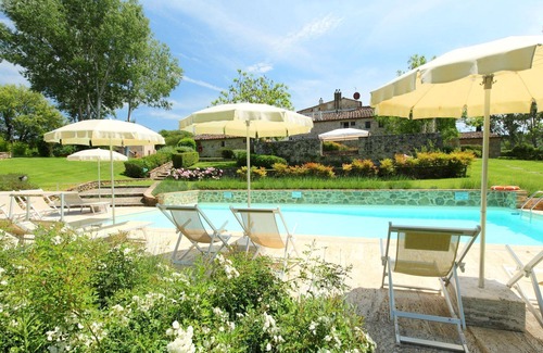 Rapolano Terme Villa | Beautiful apartment in villa for 4 people with WIFI, pool, TV and patio