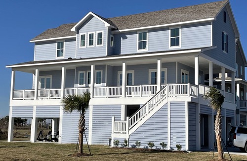 Red Fish Cove House | Beautiful Beach House, private bch, Modern and Comfortable furnishings
