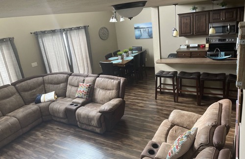 Arnolds Park Cabin | Beautiful Bridges Bay Cabin w 3BD + Loft, 2.5Bath, 1717 sq ft, 6 daily waterpark