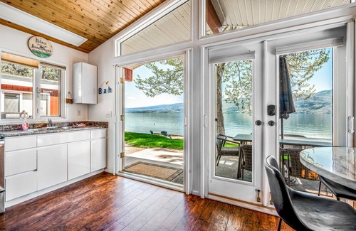 Central Okanagan Apartment | Beautiful Cabin Right next to Lake Okanagan #5