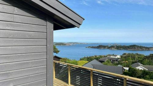 Sogne House | Beautiful Cabin With Ocean View In Lyngmyr