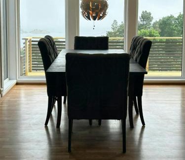 Sogne House | Beautiful Cabin With Ocean View In Lyngmyr