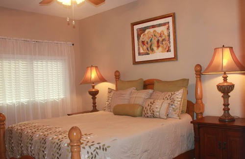 Mesa House | Beautiful/Comfy/Love Pets/Pool/Patio/WC Access/Near 202S /N & Gateway Airport