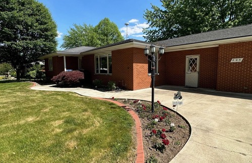 Shipshewana House | Beautiful completely remodeled home in the peaceful quaint town of Shipshewana