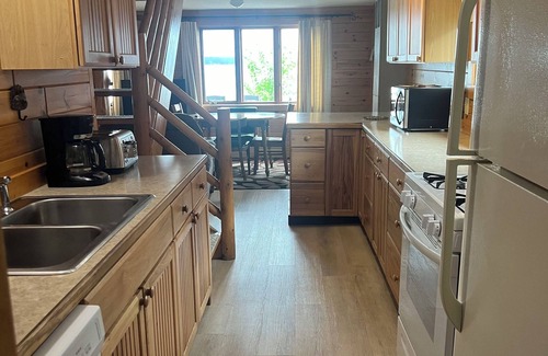 Indian River Cottage | Beautiful Cottage on Mullett Lake