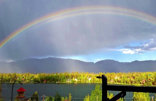 Grand Lake Cabin | Beautiful Cozy Cabin with 180 Degree Breathtaking Lake and Mountain Views!