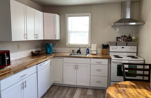 West Spokane Apartment | Beautiful Finch Arboretum 2BR House/AC/Free Parking/Near Attractions