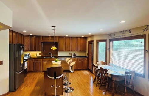 Roseville House | Beautiful Four-Level Split Home @ Calm Cul-de-sac!