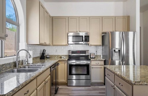 East Mesa House | Beautiful Gated Desert Home, 4 bd/2 bth, Htd Pool, Game Room, Golf, Hiking