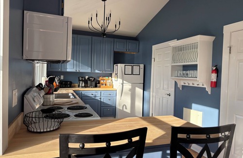 Seaside House | Beautiful Historic 5 Star Home On The River's Edge In Seaside. Walk to Downtown.