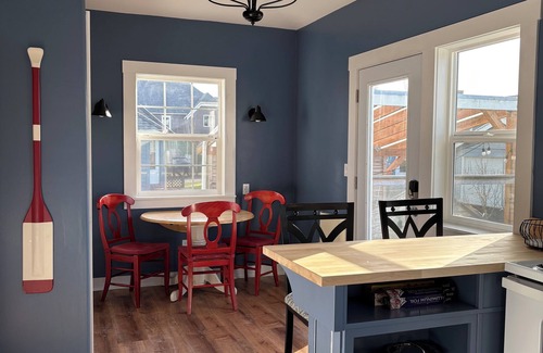 Seaside House | Beautiful Historic 5 Star Home On The River's Edge In Seaside. Walk to Downtown.