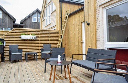 Ny Hellesund House | Beautiful home in Søgne with WiFi