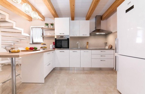 Strpacici House | Beautiful home in Visnjan