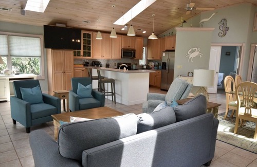 Saint Helena Island House | Beautiful Home Near Cabana Club with Great Views and Outdoor Spaces
