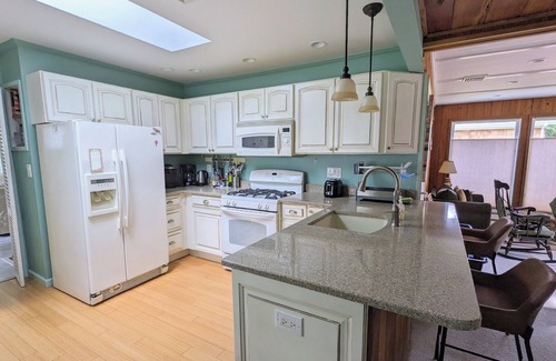 Mattituck House | Beautiful house, large private yard, only two minutes walk from private beach
