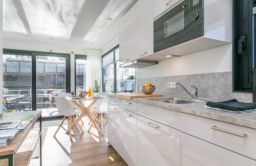 Kerkdriel House | Beautiful houseboat with roof terrace in beautiful harbour