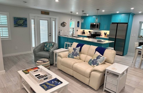 Sanibel House | Beautiful Island Home Walking Distance To The Beach