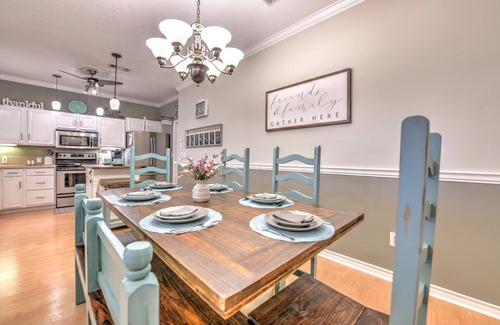 West Livingston House | Beautiful Lake Front home for memories to last a lifetime!