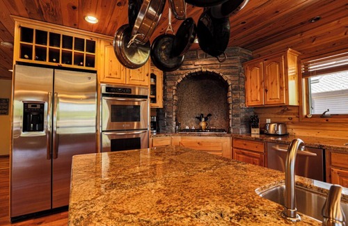 Pinetop-Lakeside Cabin | Beautiful Lakefront Luxury Cabin in The Shores at Rainbow Lake gated community