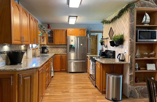 Blanchard House | Beautiful Lakefront Home - 4BR/3BA - Huge Lot! - 400ft of bulkhead - Boathouse