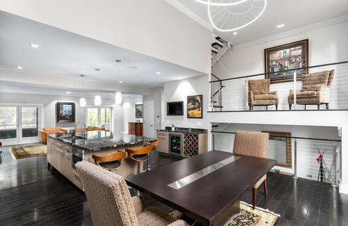 Georgetown House | Beautiful & Modern 3-Bedroom Georgetown Home, Free parking