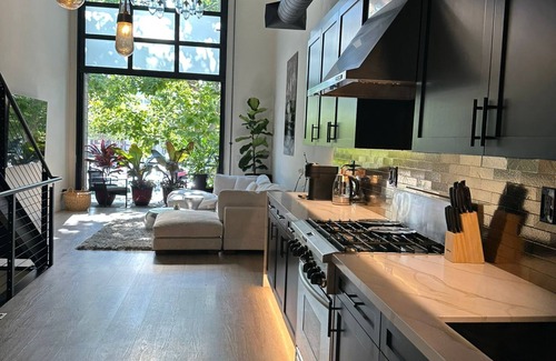 Park Santiago House | Beautiful Modern Loft in Santa Ana
