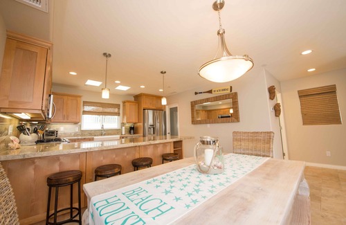 Mission Beach House | Beautiful N. Mission Beach home, Steps to the Ocean and bay, 250+ 5star reviews