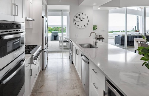 The Bight Villa | Beautiful OCEAN FRONT, POOL Villa walk or drive to GRACE BAY BEACH Turtle Ridge