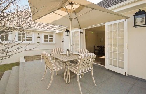 Somerset West Cottage | Beautiful private cottage with incredible mountain views and great location