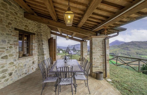 Umbertide Villa | Beautiful private villa for 10 guests with WIFI, TV, balcony and pets allowed