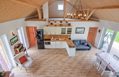 Kierwik House | Beautiful private villa with WIFI, hot tub, TV, terrace, pets allowed, panoramic view and parking