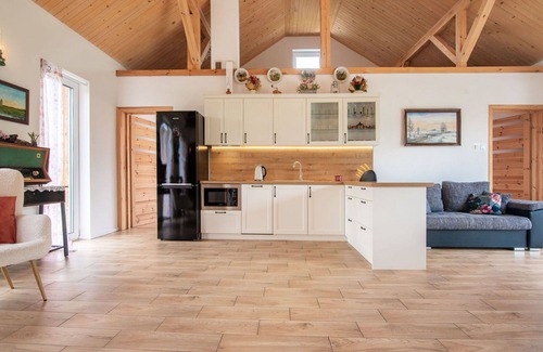 Kierwik House | Beautiful private villa with WIFI, hot tub, TV, terrace, pets allowed, panoramic view and parking