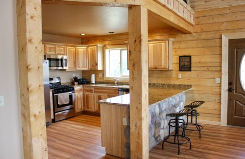 Tierra Del Oro Cabin | Beautiful, Serene Log Cabin Lodge
