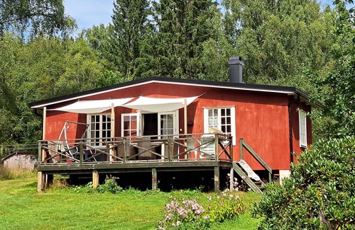 Ullared House | Beautiful spacious house overlooking the lake. Pets allowed.