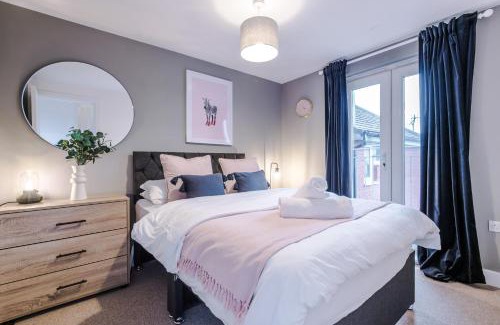 Burslem House | Beautiful Stoke Home Sleeps 10 by PureStay Short Lets