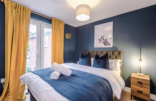 Burslem House | Beautiful Stoke Home Sleeps 10 by PureStay Short Lets