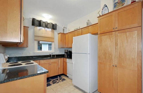 Summer Village Cottage | Beautiful Summer village cottage close to the Ocean!